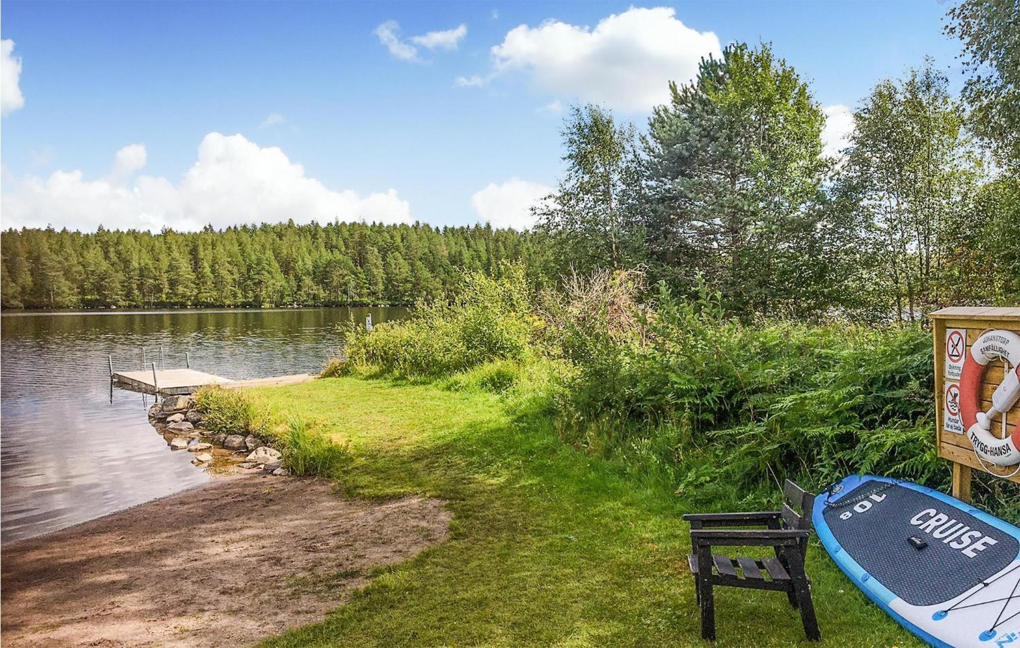 Awesome Home In Lenhovda With Wifi Exterior foto