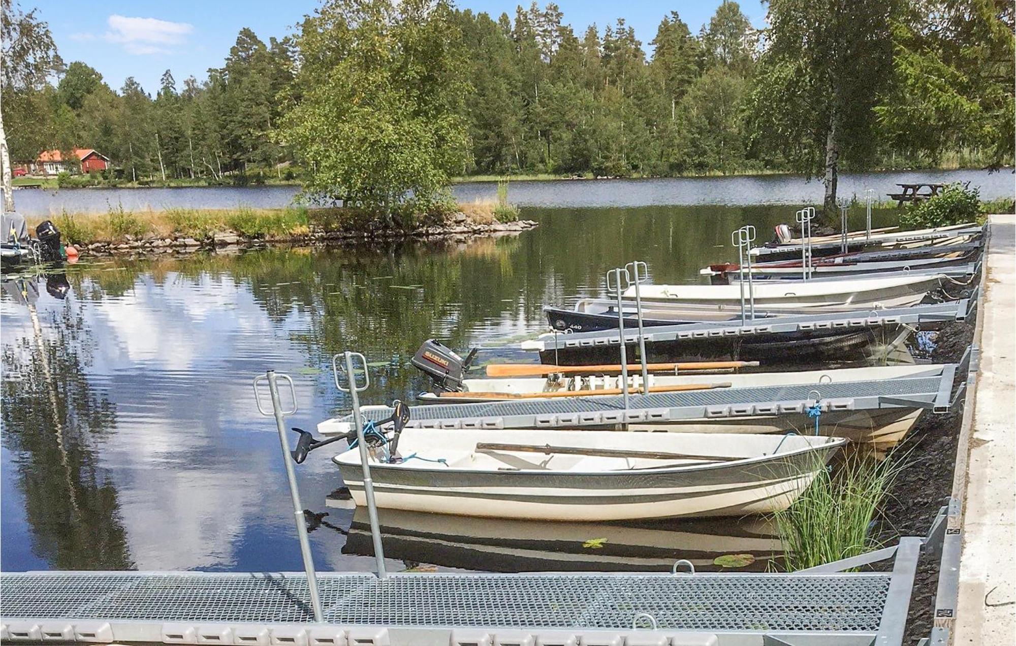 Awesome Home In Lenhovda With Wifi Exterior foto